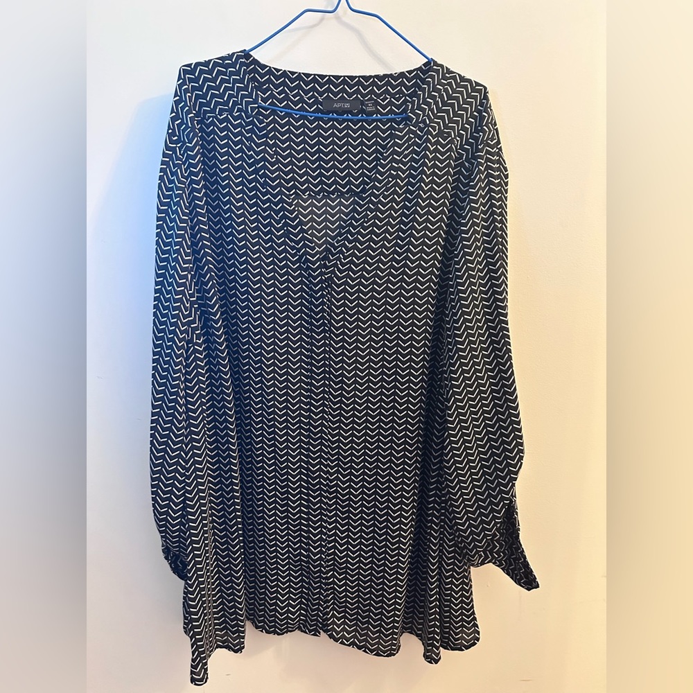 Black and white blouse from Apt. 9- 3X